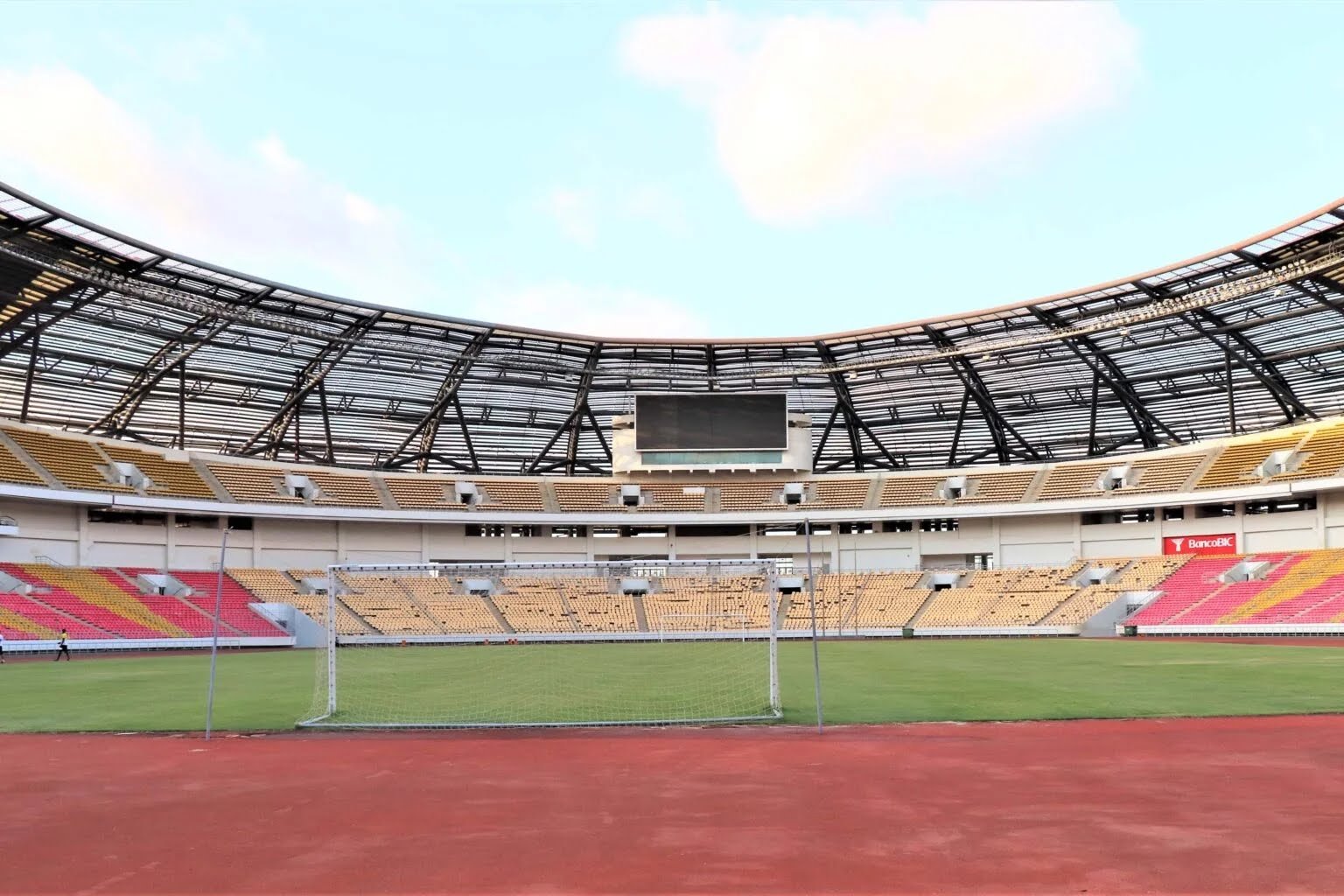 É NOTÍCIA: Estádio 11 de Novembro pronto a ser entregue para Liga Africana de Futebol